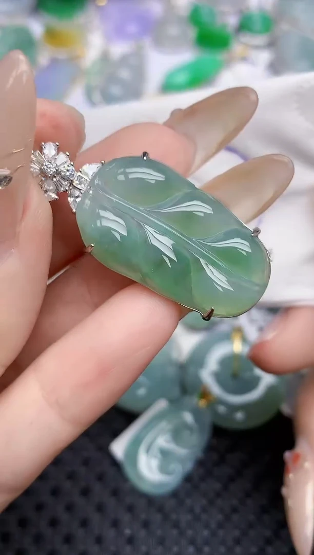 颈饰银S925镶嵌翡翠23   天然翡翠A货  百元以上9米证书费自理