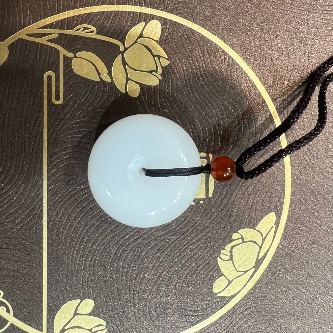 和田玉平安扣吊坠