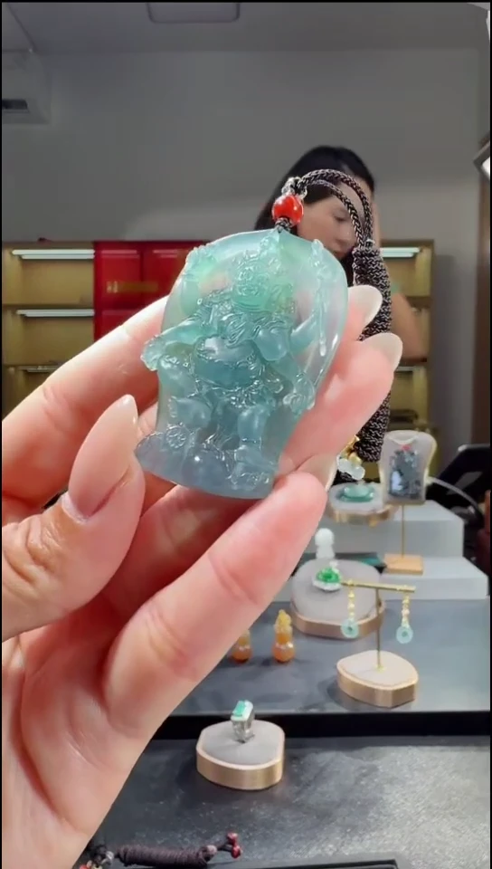 吊坠(不含链)18K金镶嵌翡翠不动