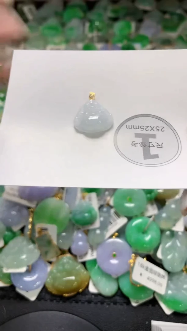 翡翠18K金镶嵌颈饰1