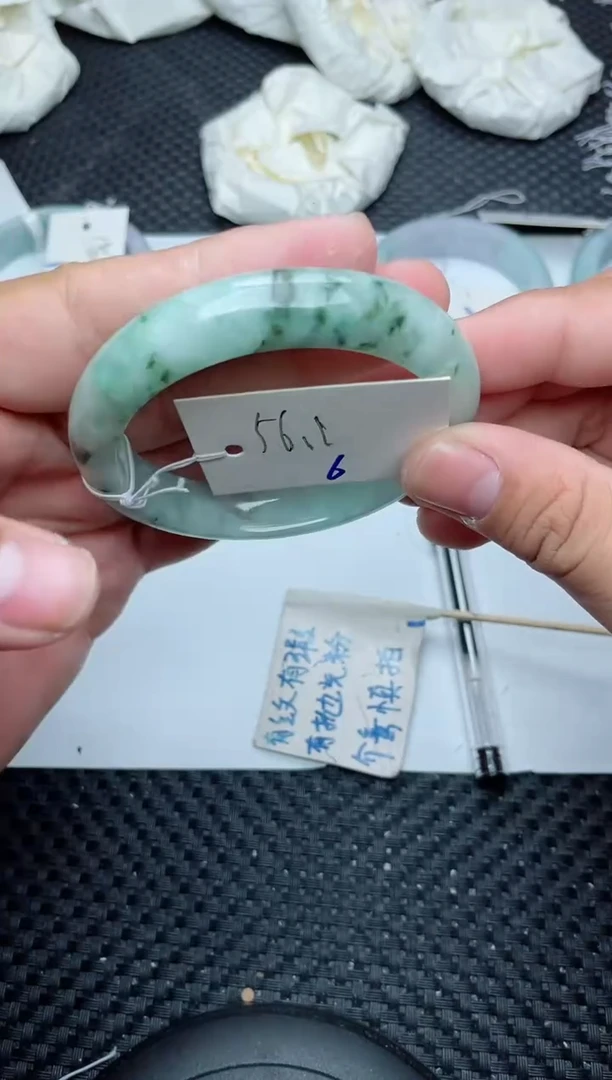 未镶嵌手镯翡翠6