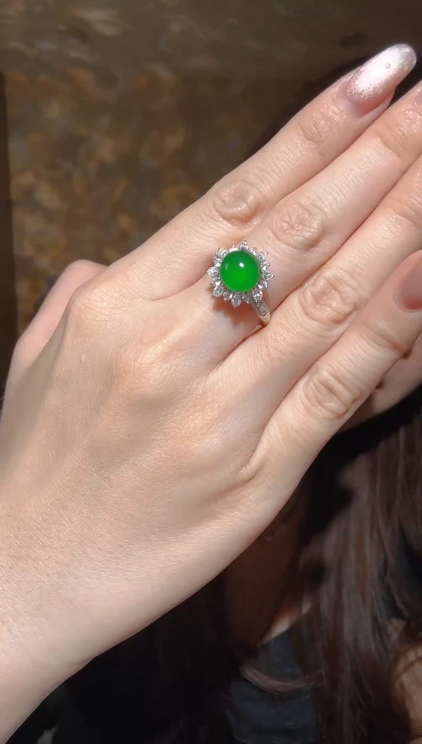 18K金镶嵌戒指翡翠@***?蛋面戒指