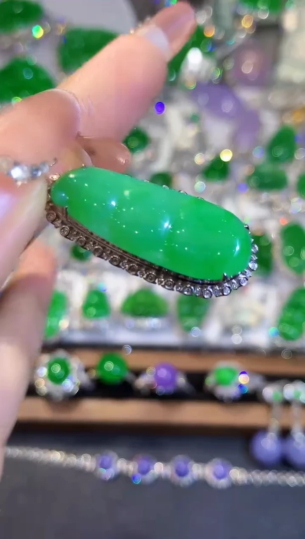 吊坠(不含链)18K金镶嵌翡翠ZJ多样性发其一