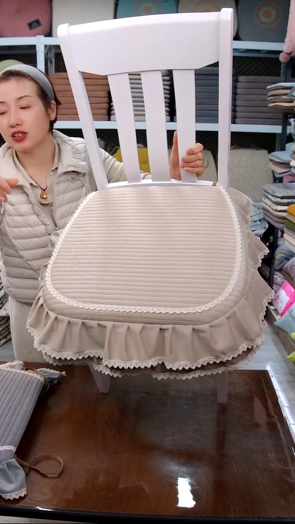 布细绒—横条：米色8个