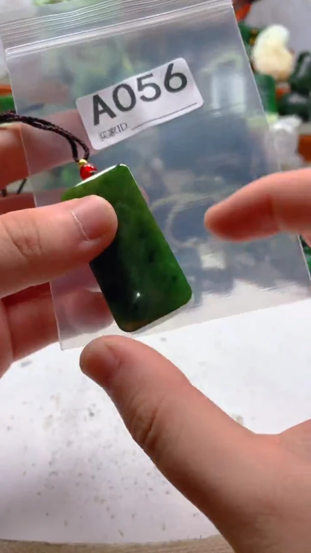 和田玉未镶嵌珠宝半成品1