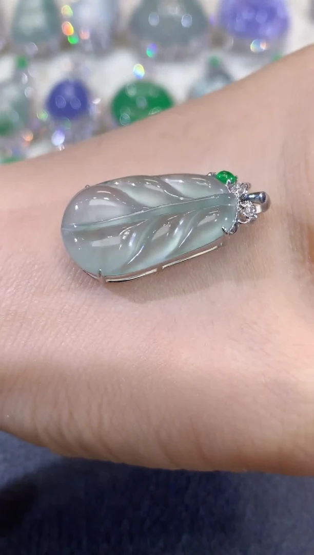 吊坠(不含链)18K金镶嵌翡翠C1翡翠