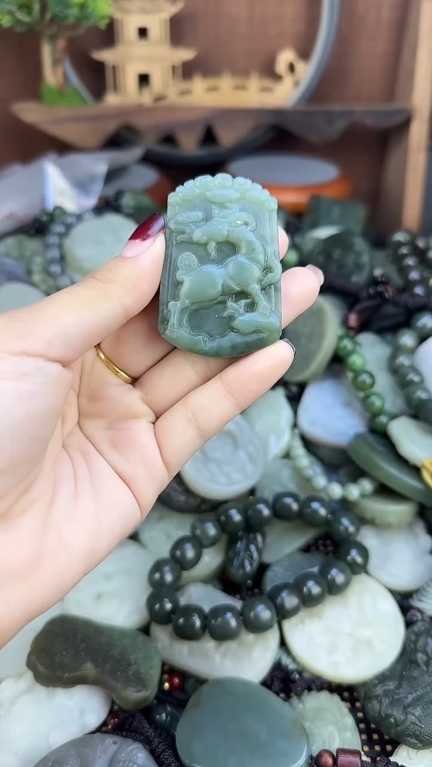 颈饰未镶嵌和田玉1