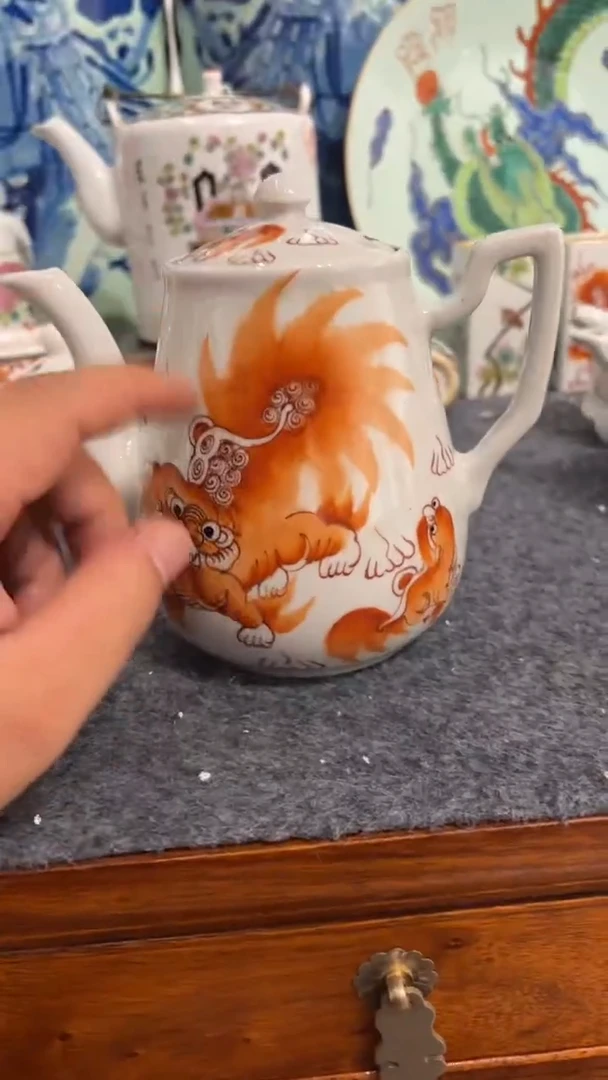 摆件瓷摆件瓷摆件狮子胡把一体水壶竖行