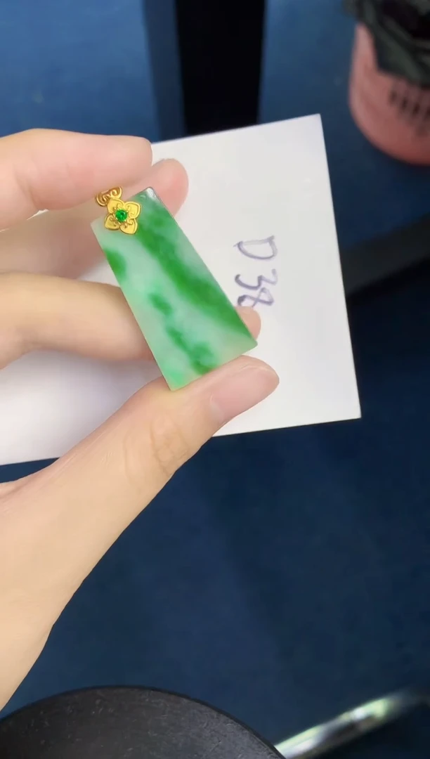 翡翠未镶嵌颈饰天然翡翠緬甸A貨
