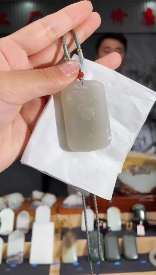 和田玉未镶嵌颈饰1