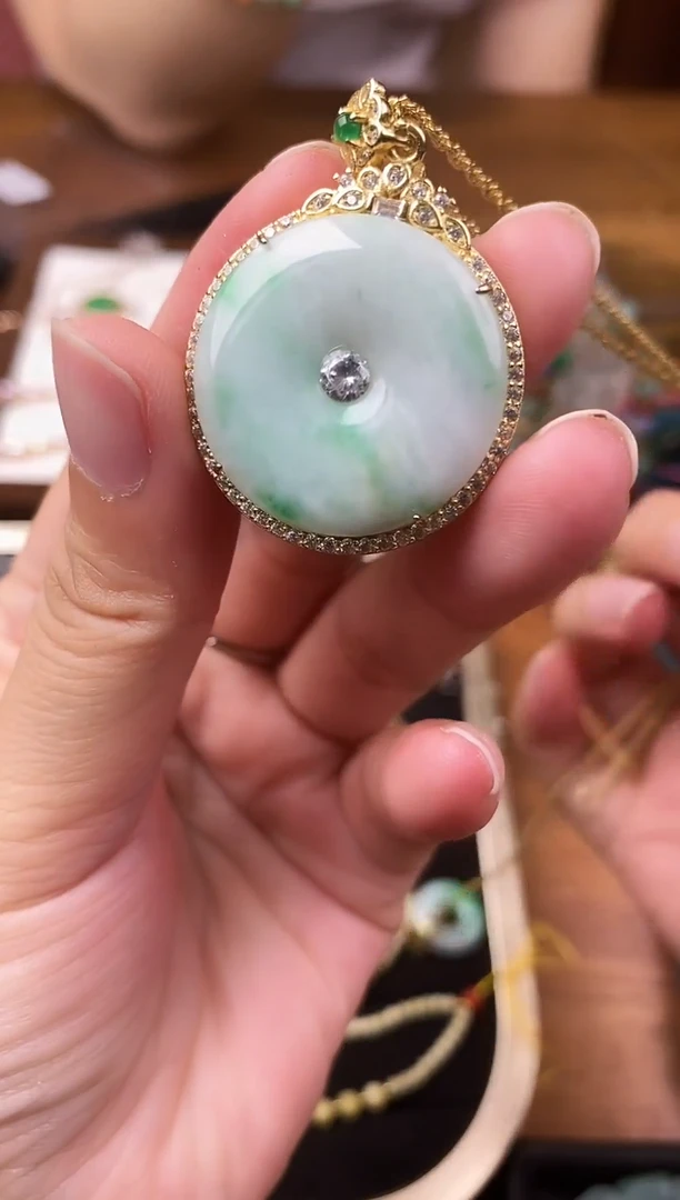 非金属无非金属无中古吊坠