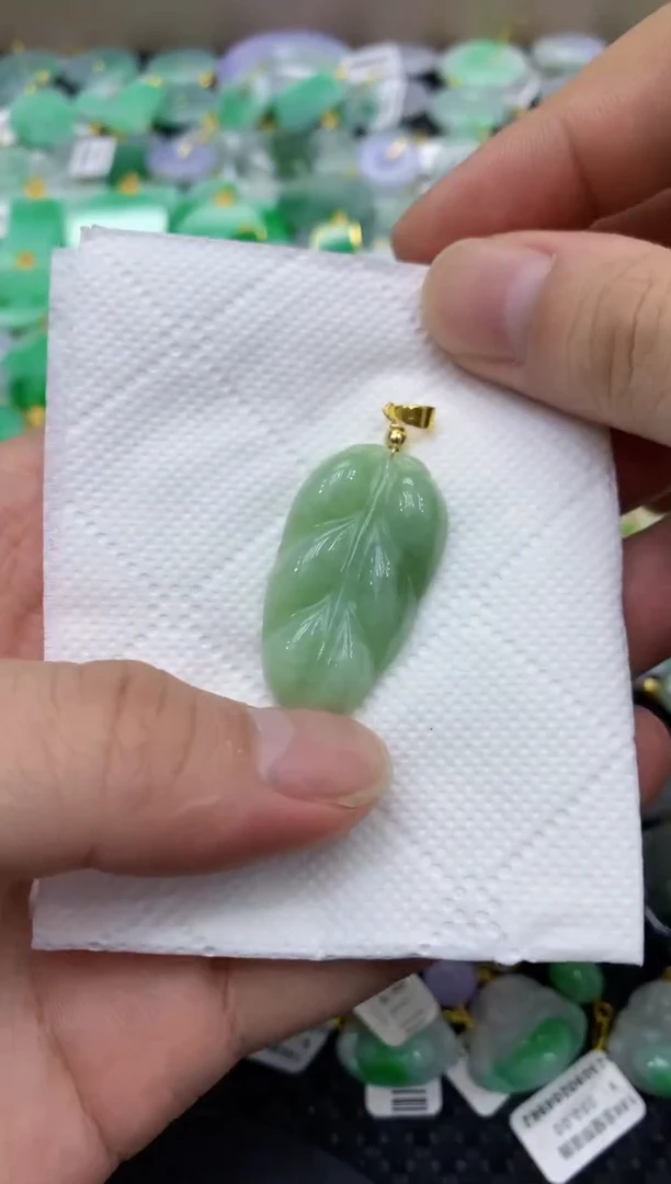 颈饰未镶嵌翡翠天然缅甸翡翠A货