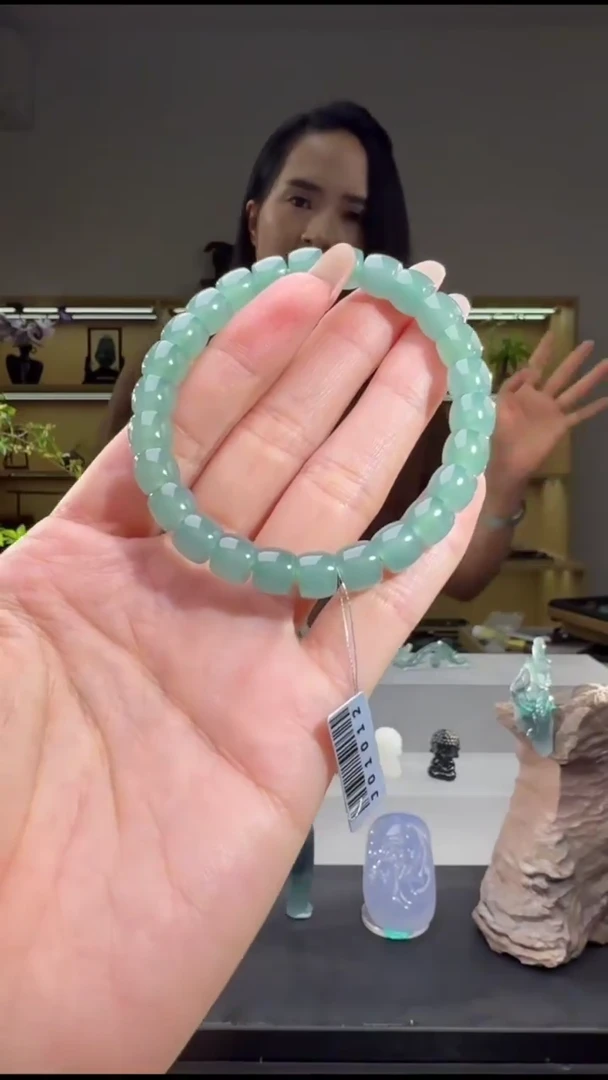 未镶嵌手串翡翠手串（多样性发其一）