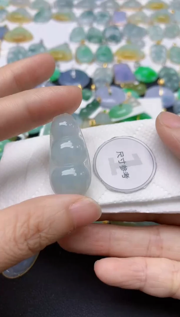 翡翠未镶嵌颈饰天然缅甸A货翡翠