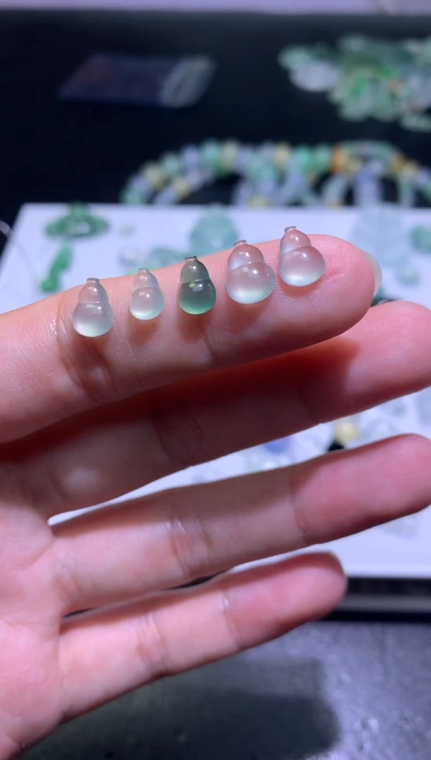 未镶嵌定制翡翠毛货