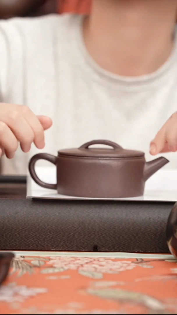 茶壶紫砂陈春芬大水潭天青泥三财汉瓦200cc