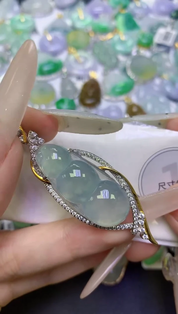 颈饰未镶嵌翡翠天然缅甸翡翠A货百元以上9元证书费自理