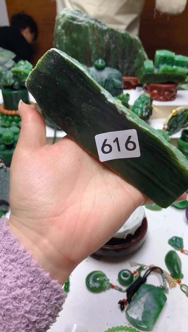 未镶嵌和田玉（碧玉）摆件1