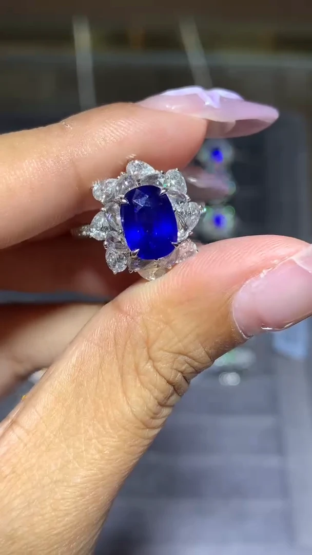 戒指蓝宝石18K金镶嵌3.02CT