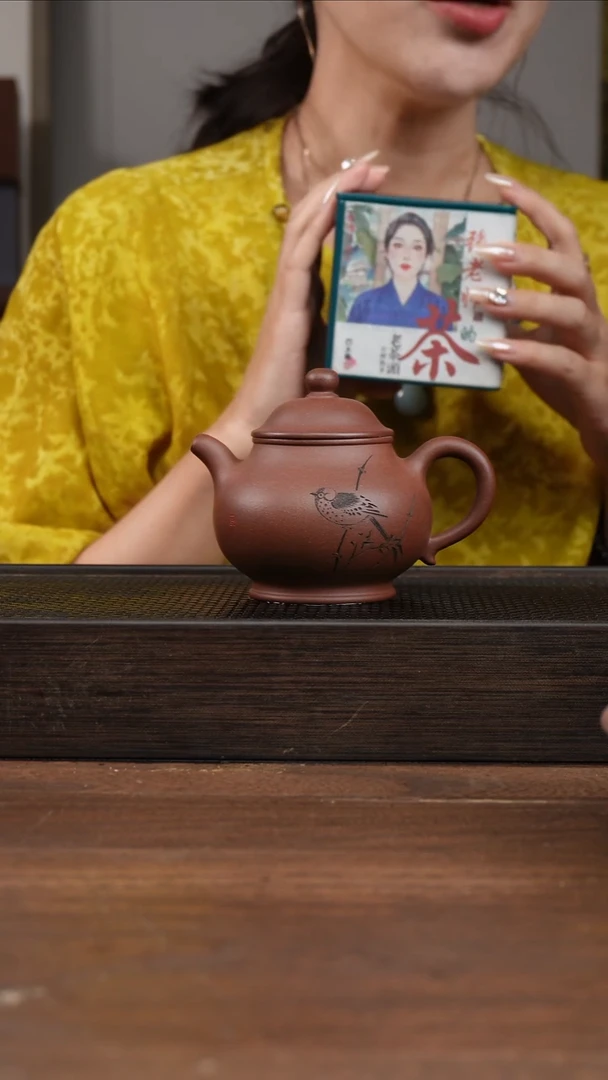 茶壶紫砂彩***熊紫泥潘壶   张成皓老师     刻绘小鸟   200CC