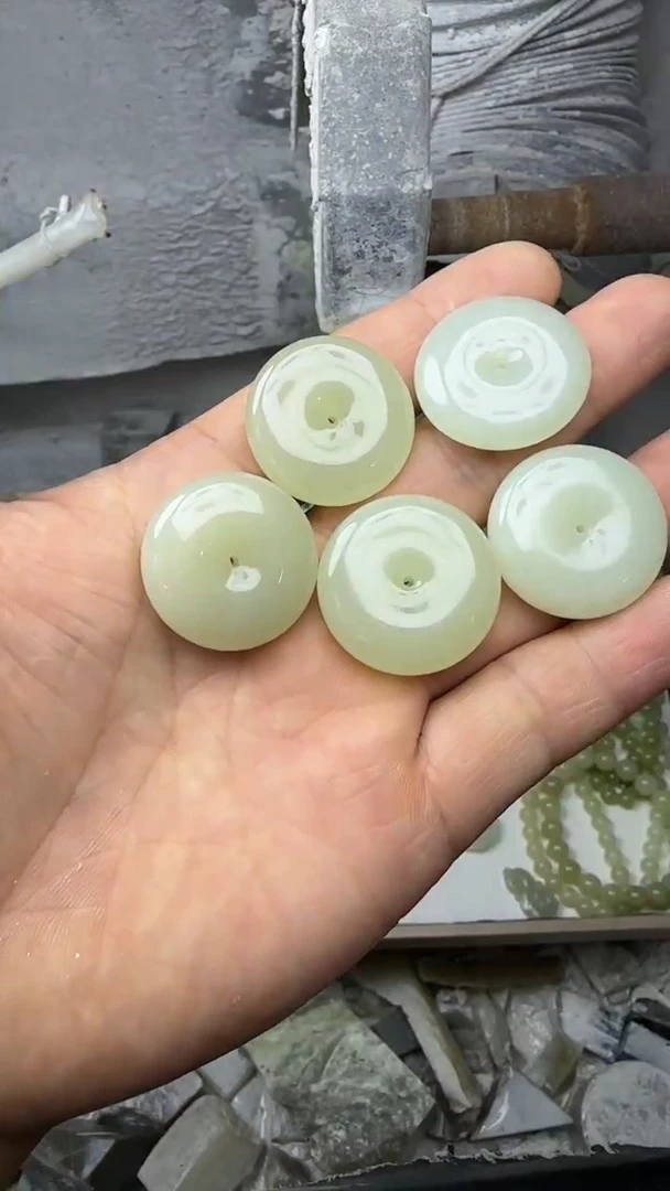 颈饰未镶嵌和田玉多样性拍一发一28mm