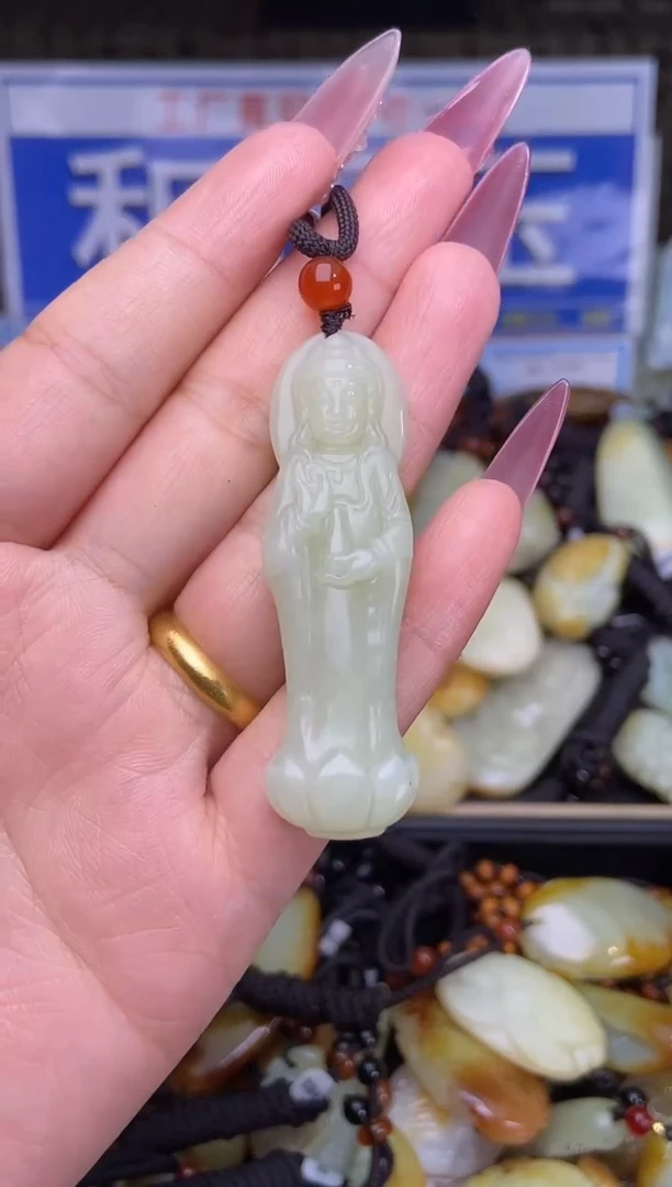 和田玉未镶嵌颈饰1