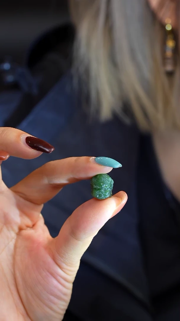 和田玉未镶嵌颈饰碧玉黄财神单珠