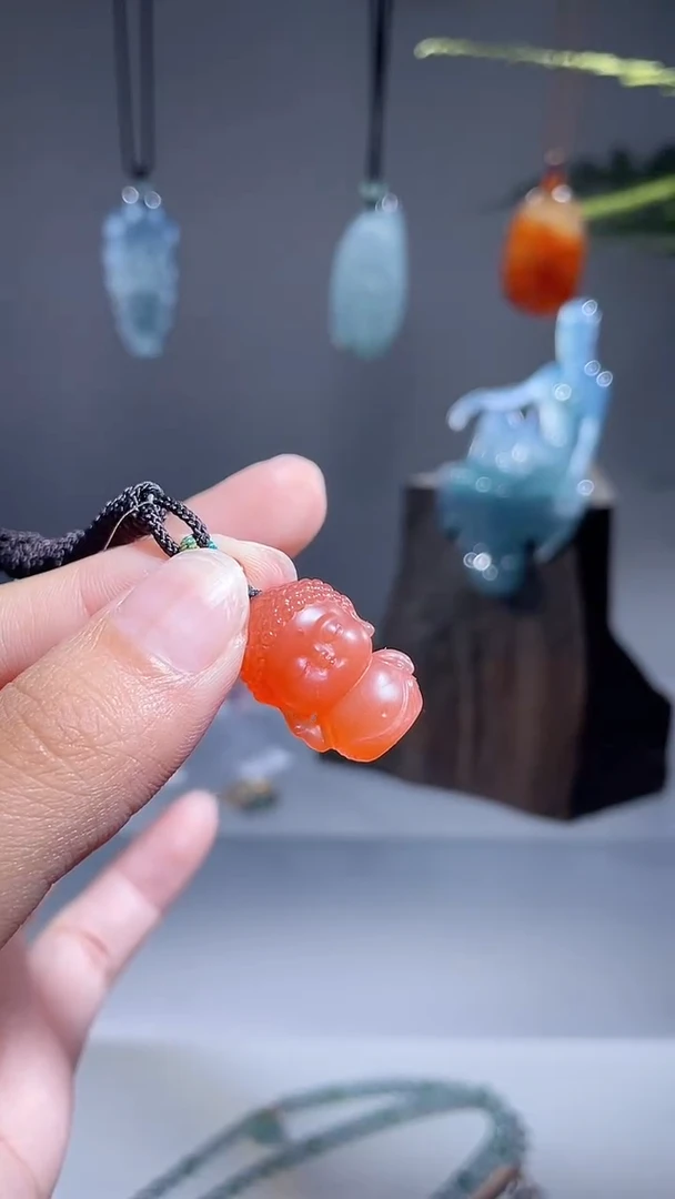 未镶嵌颈饰玛瑙/玉髓宝宝佛