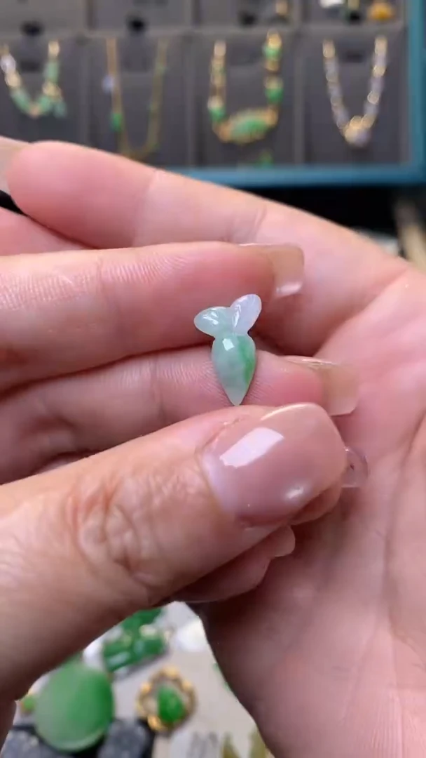 颈饰未镶嵌翡翠净货40107