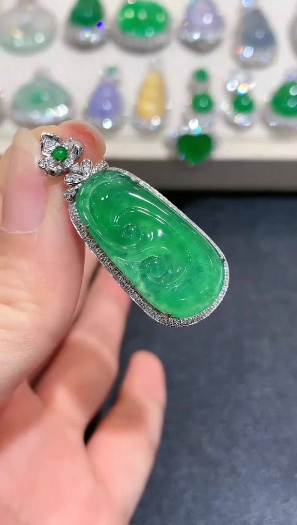 【闪购商品】翡翠颈饰18K金镶嵌B146