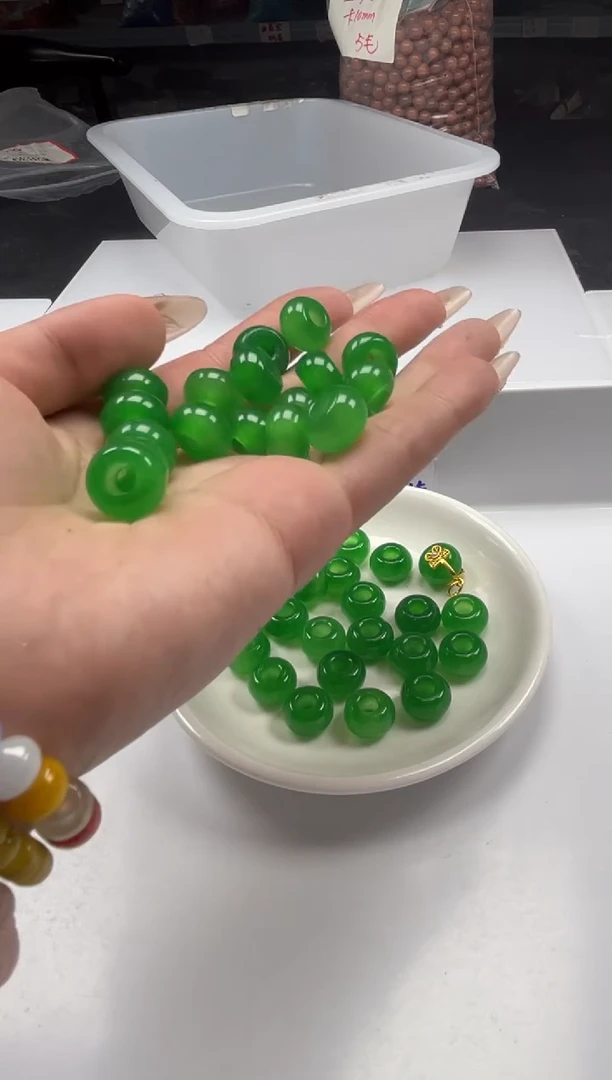 玛瑙/玉髓颈饰未镶嵌w2839冰阳绿面包圈*3个