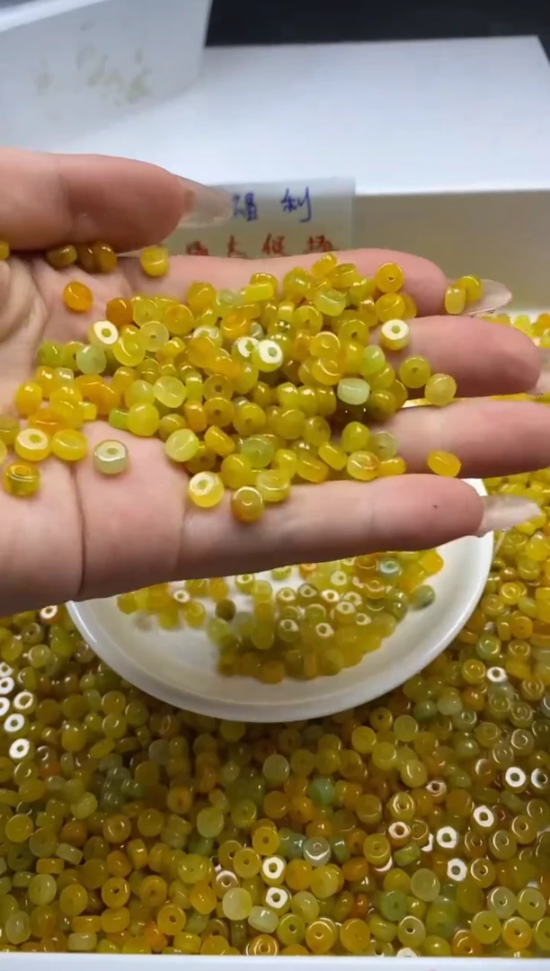 翡翠未镶嵌颈饰w2295冰黄翡算盘6*3mm*30颗