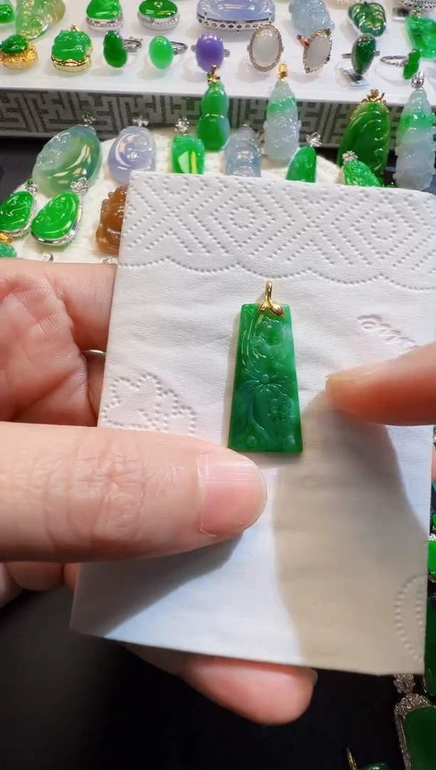 翡翠18K金镶嵌吊坠(不含链)280