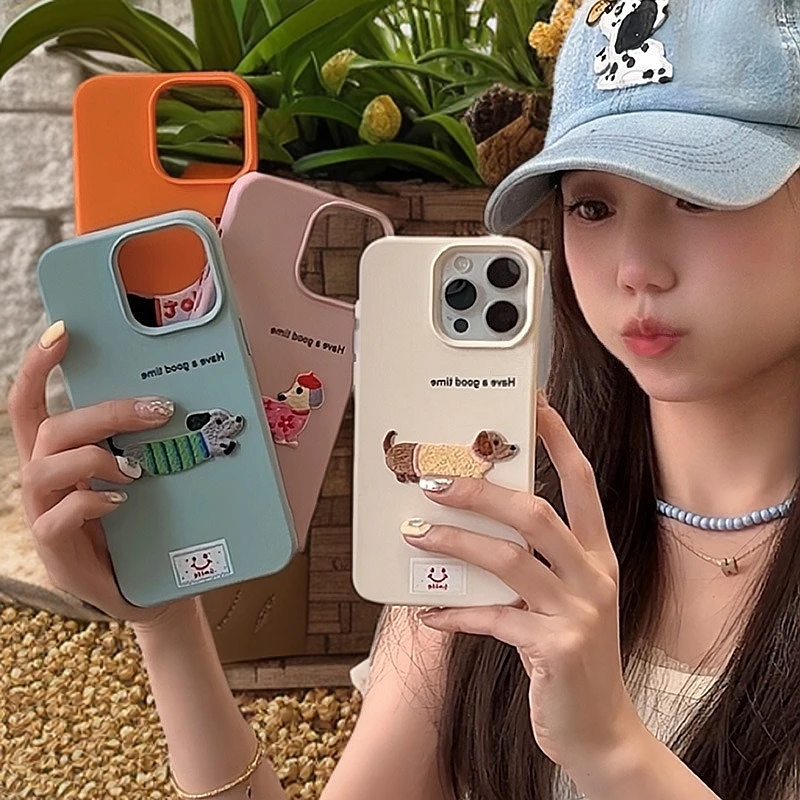 刺绣腊肠狗适用苹果16手机壳高级感iphone15荔枝纹14女13皮纹12潮