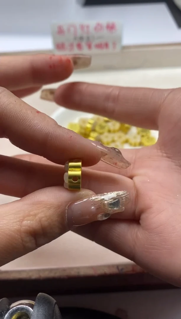 【闪购商品】玛瑙/玉髓颈饰银S800镶嵌x780白玉四叶草*3颗