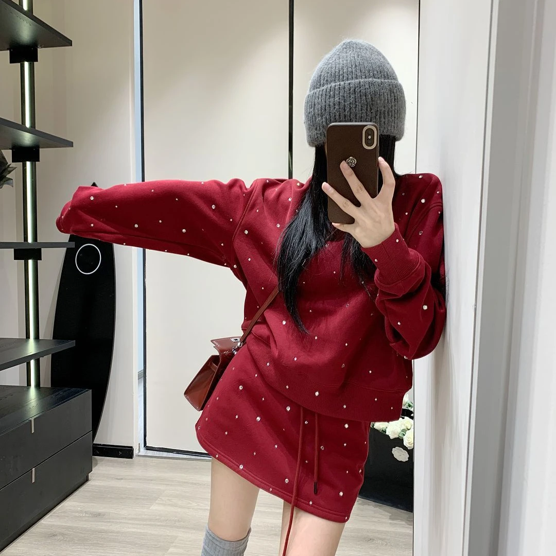 时尚套装女秋冬搭配高级感小香风烫钻卫衣显瘦包臀短裙休闲两件套