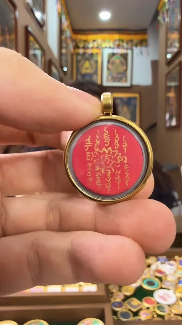 吊坠五条经文-纯手绘矿物原料唐卡