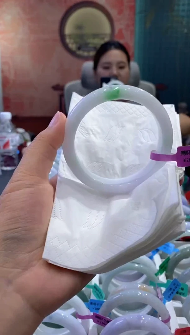 翡翠手镯未镶嵌多人007154