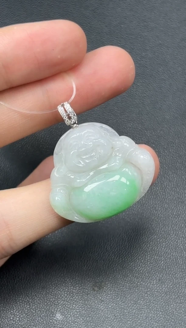 颈饰18K金镶嵌翡翠佛公