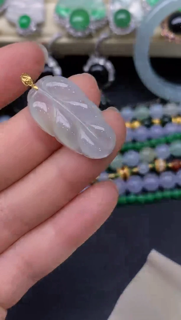 颈饰18K金镶嵌翡翠67-雪姐翡翠天天见