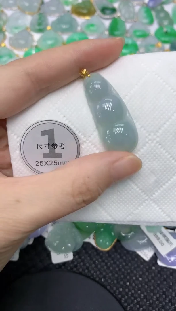 翡翠18K金镶嵌颈饰1111111