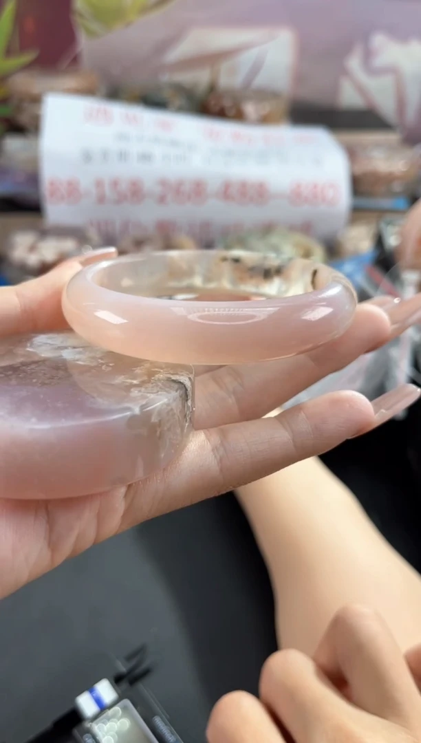 石英质玉手镯未镶嵌58