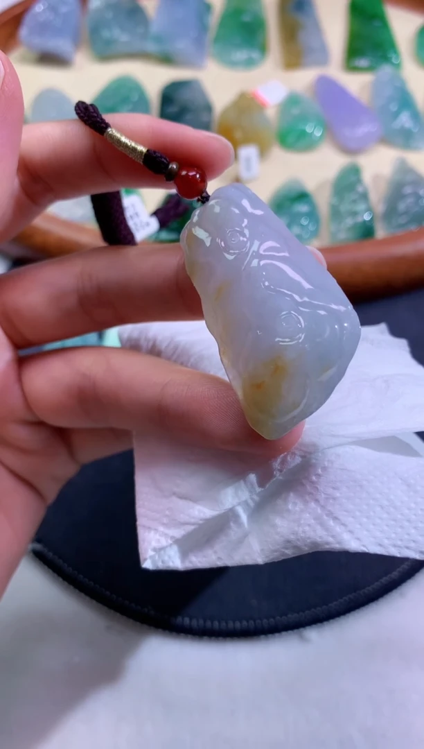 颈饰未镶嵌翡翠