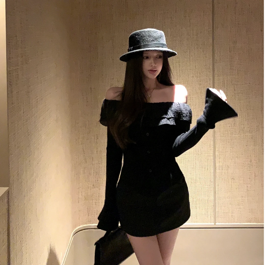 法式甜美荷叶边喇叭袖女辣妹一字肩锁骨针织打底衫2025新款秋上衣