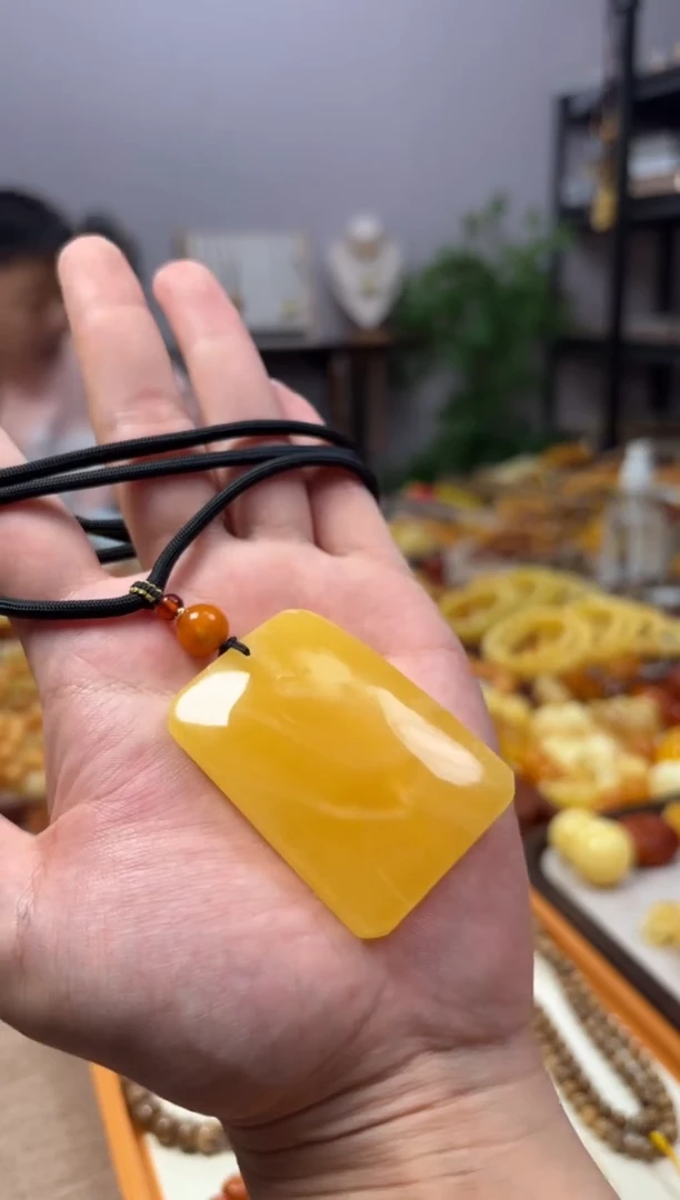 【闪购商品】蜜蜡裸石未镶嵌无事牌