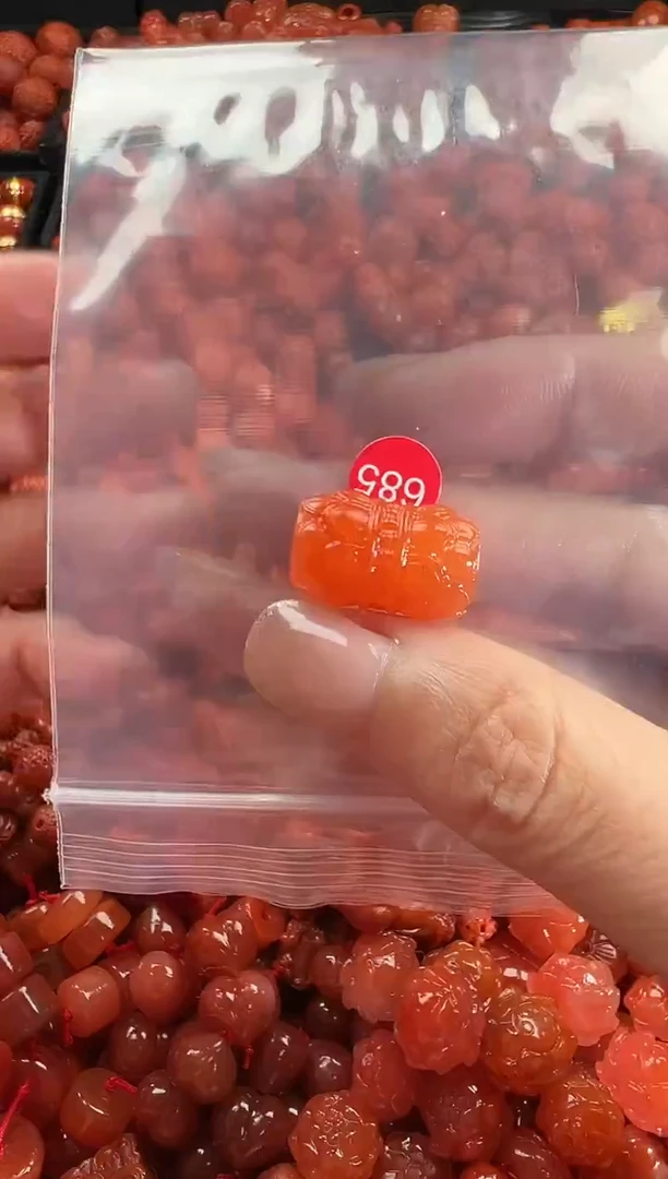 颈饰未镶嵌南红玛瑙1