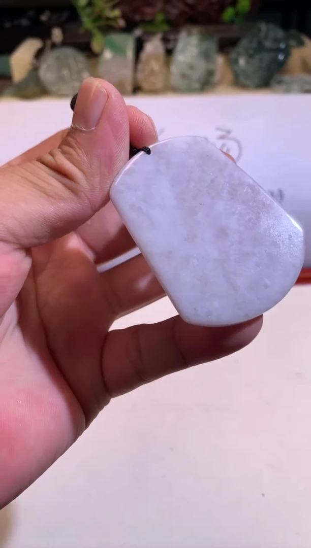 翡翠未镶嵌颈饰6/04/319