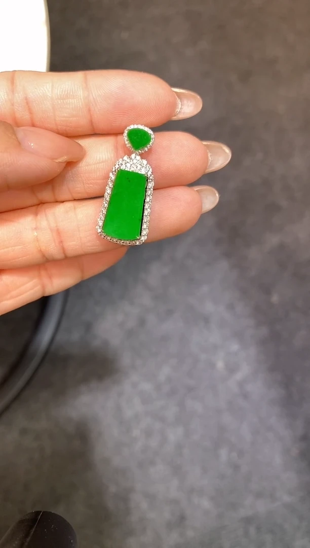 吊坠(不含链)18K金镶嵌翡翠无事牌