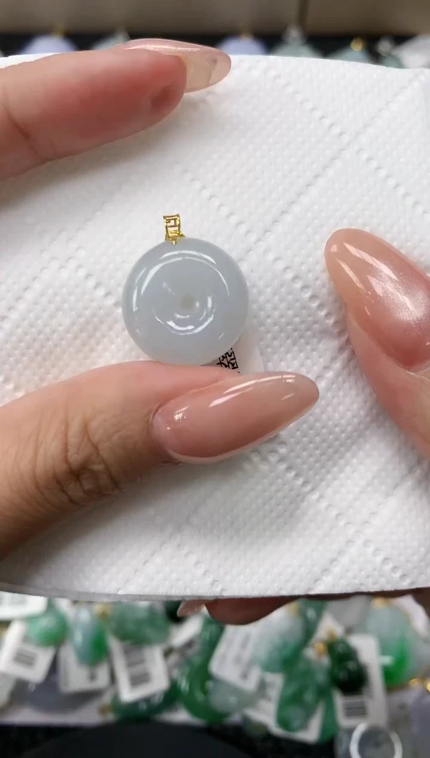 颈饰18K金镶嵌翡翠1111111111