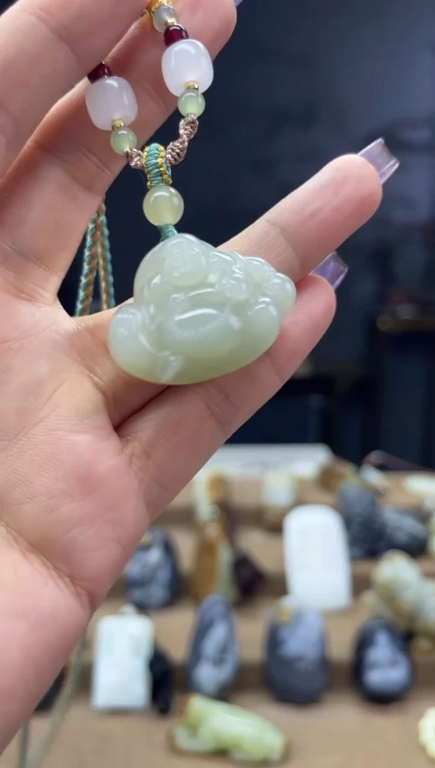 颈饰未镶嵌和田玉1